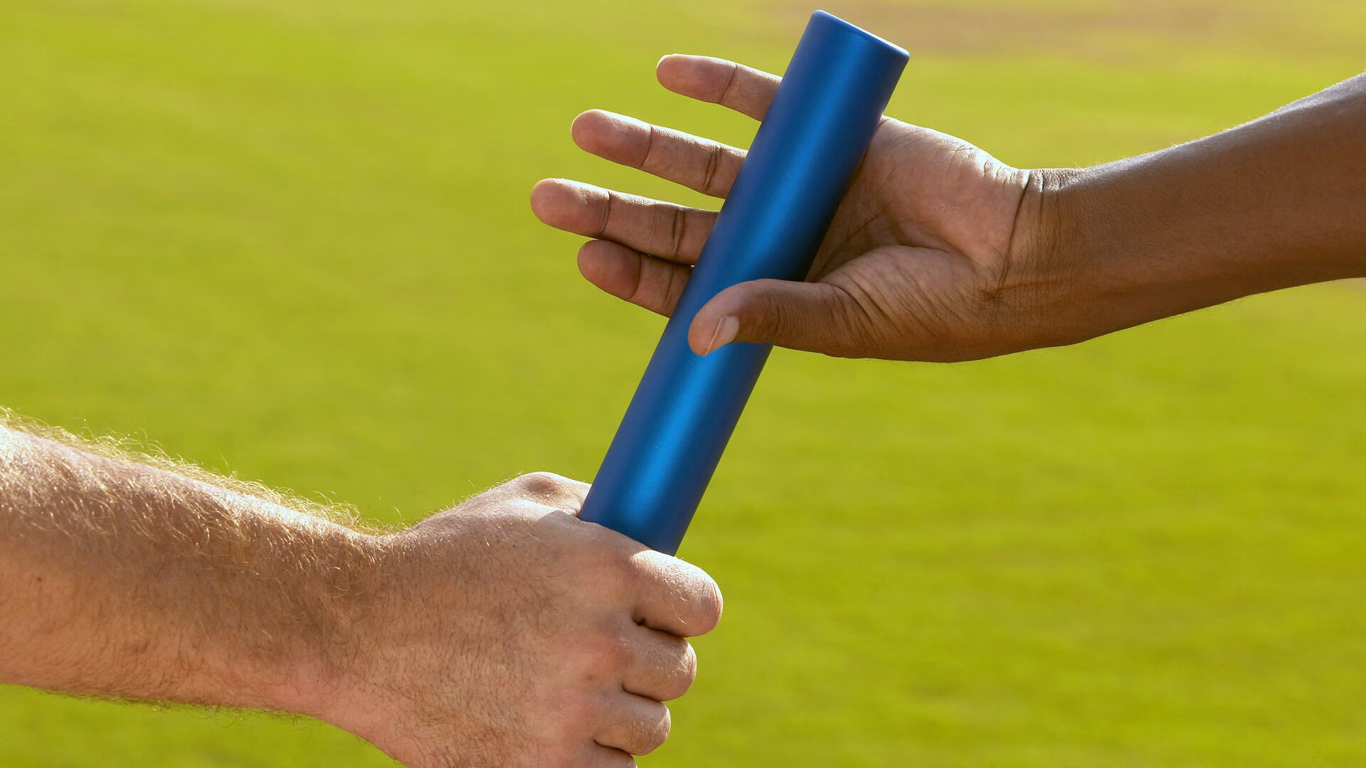 快船新人拍摄官方采访首秀表现自然大方，快船新星